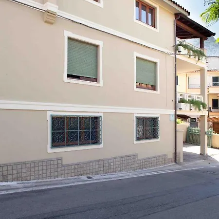 Casa Pilighitta Penthouse Apartman *
